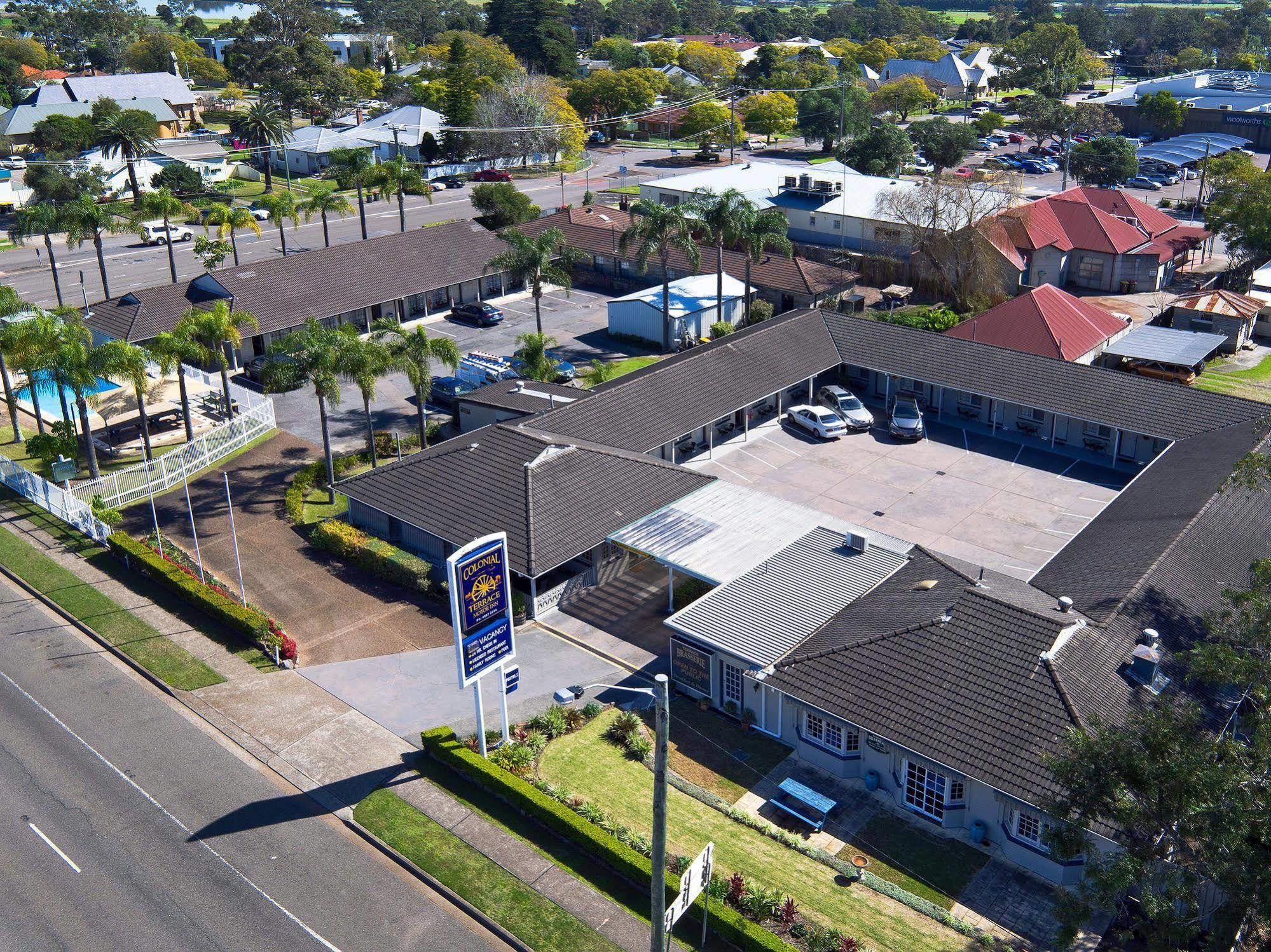 Colonial Terrace Motor Inn Raymond Terrace Exterior foto